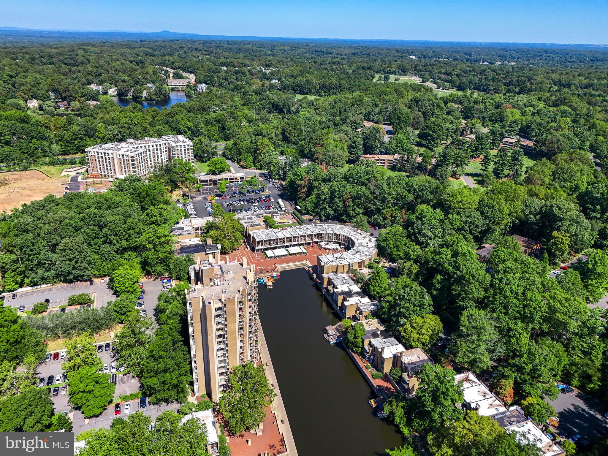 1411 Northgate Sq #1411-12b
