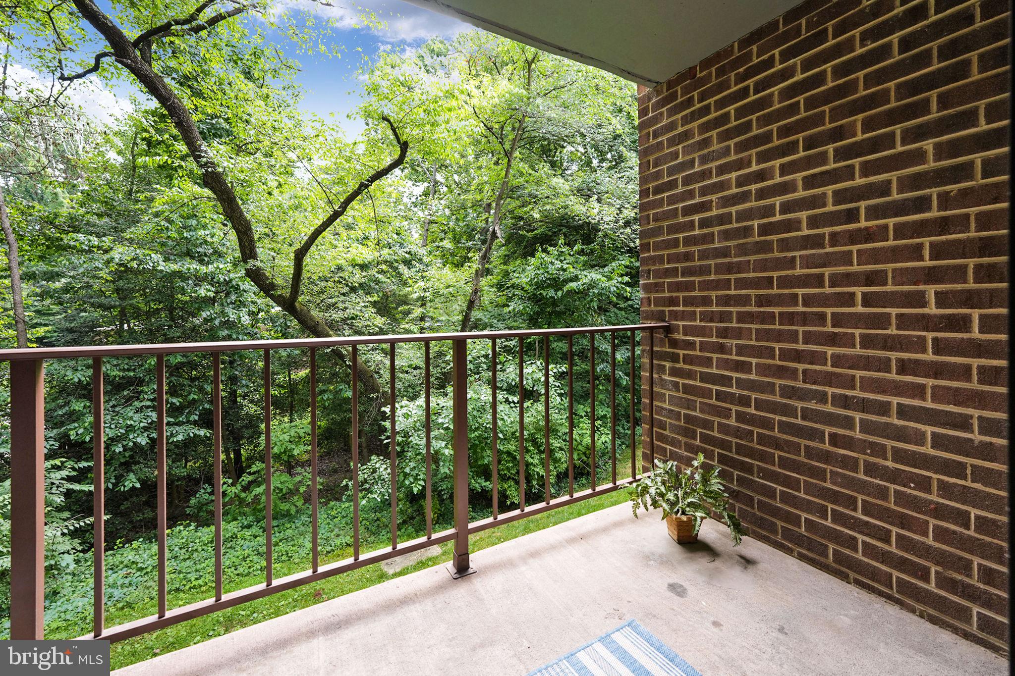 1411 Northgate Sq #1411-12b
