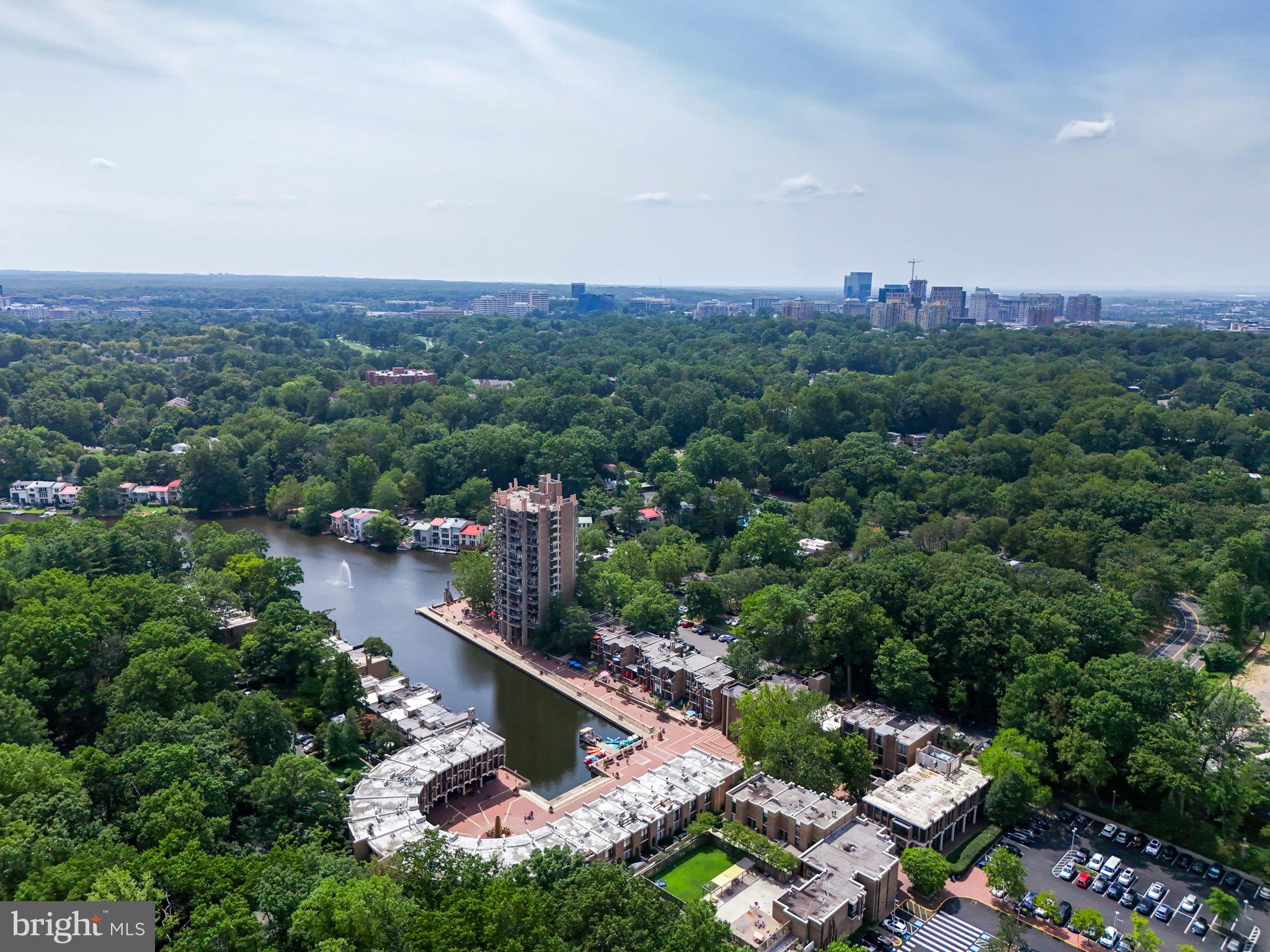 1411 Northgate Sq #1411-12b