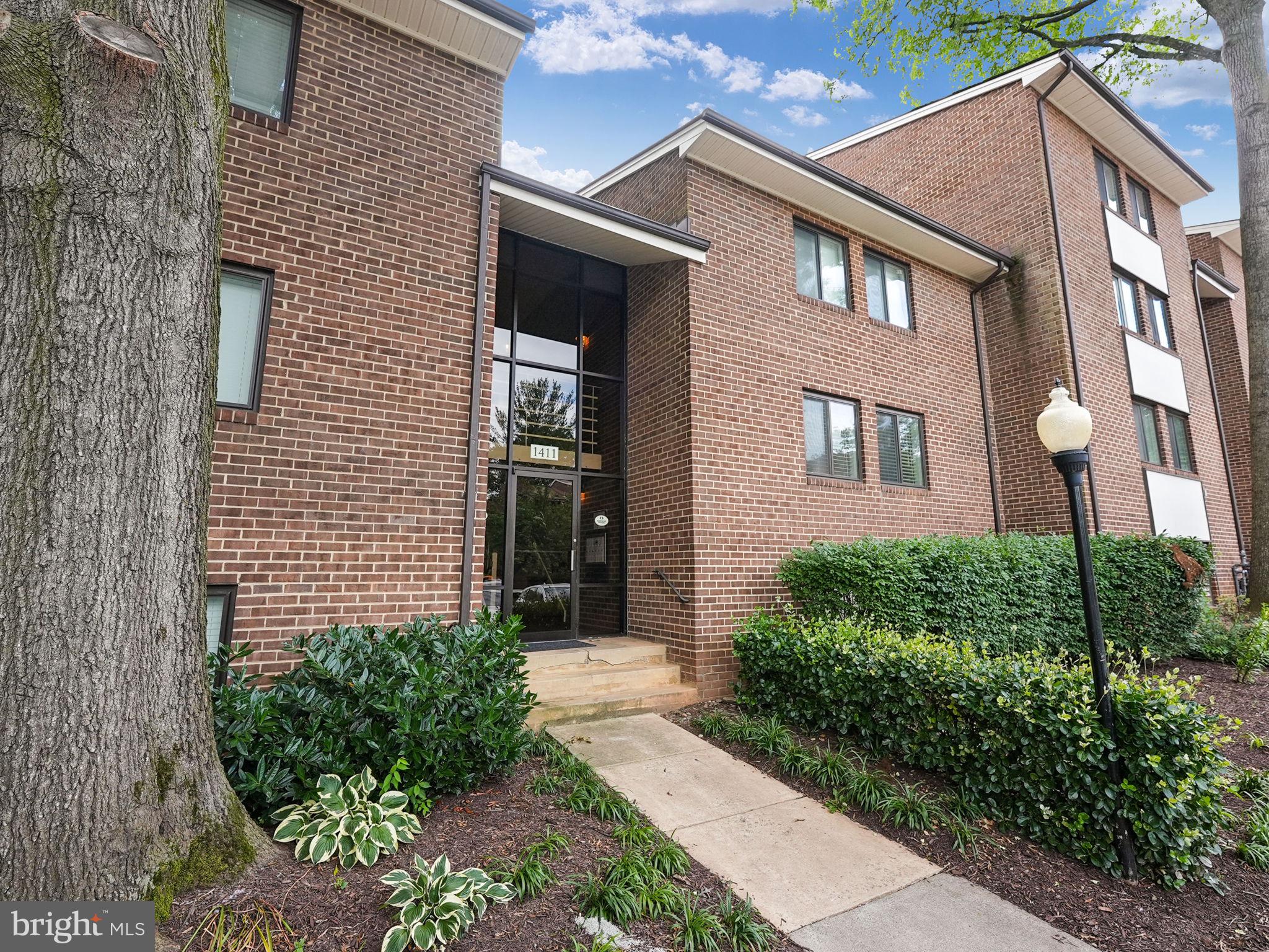 1411 Northgate Sq #1411-12b