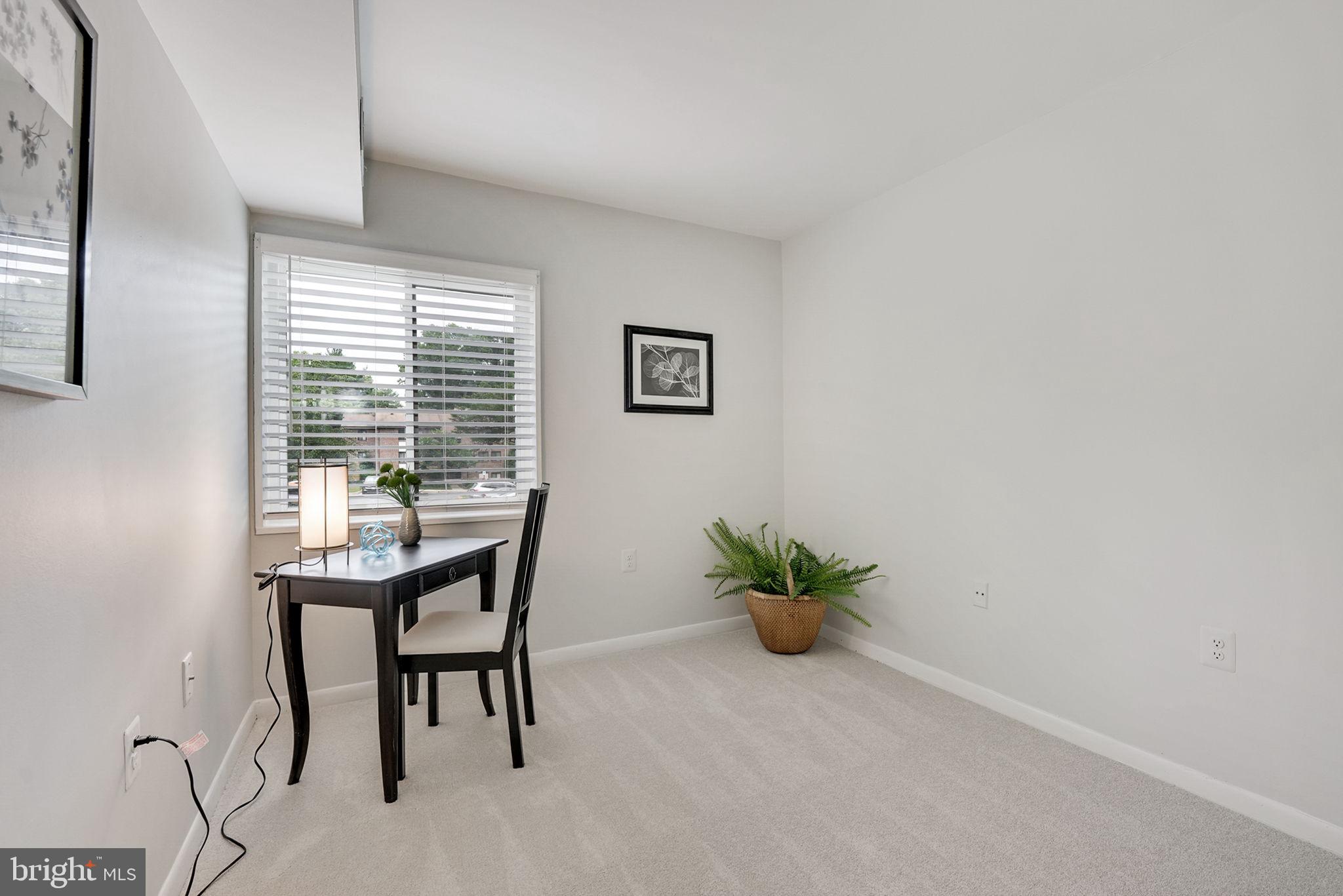 1411 Northgate Sq #1411-12b