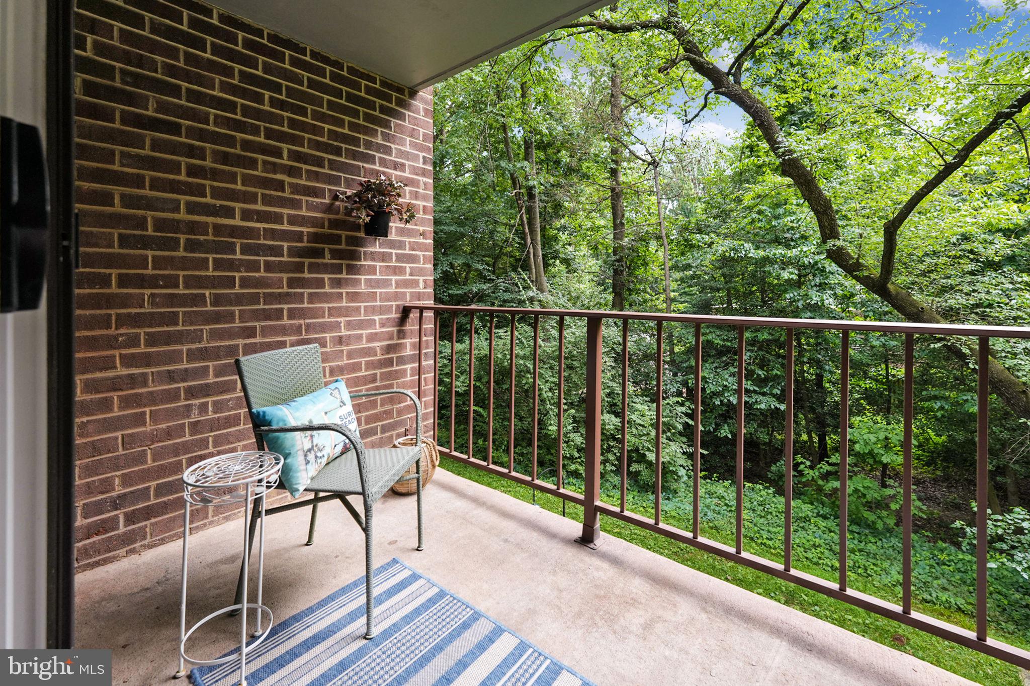 1411 Northgate Sq #1411-12b