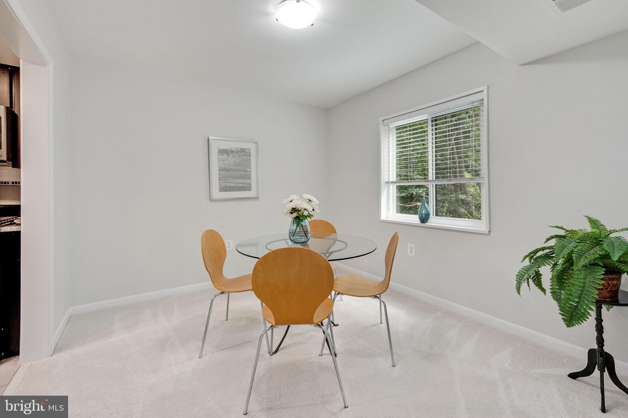 1411 Northgate Sq #1411-12b