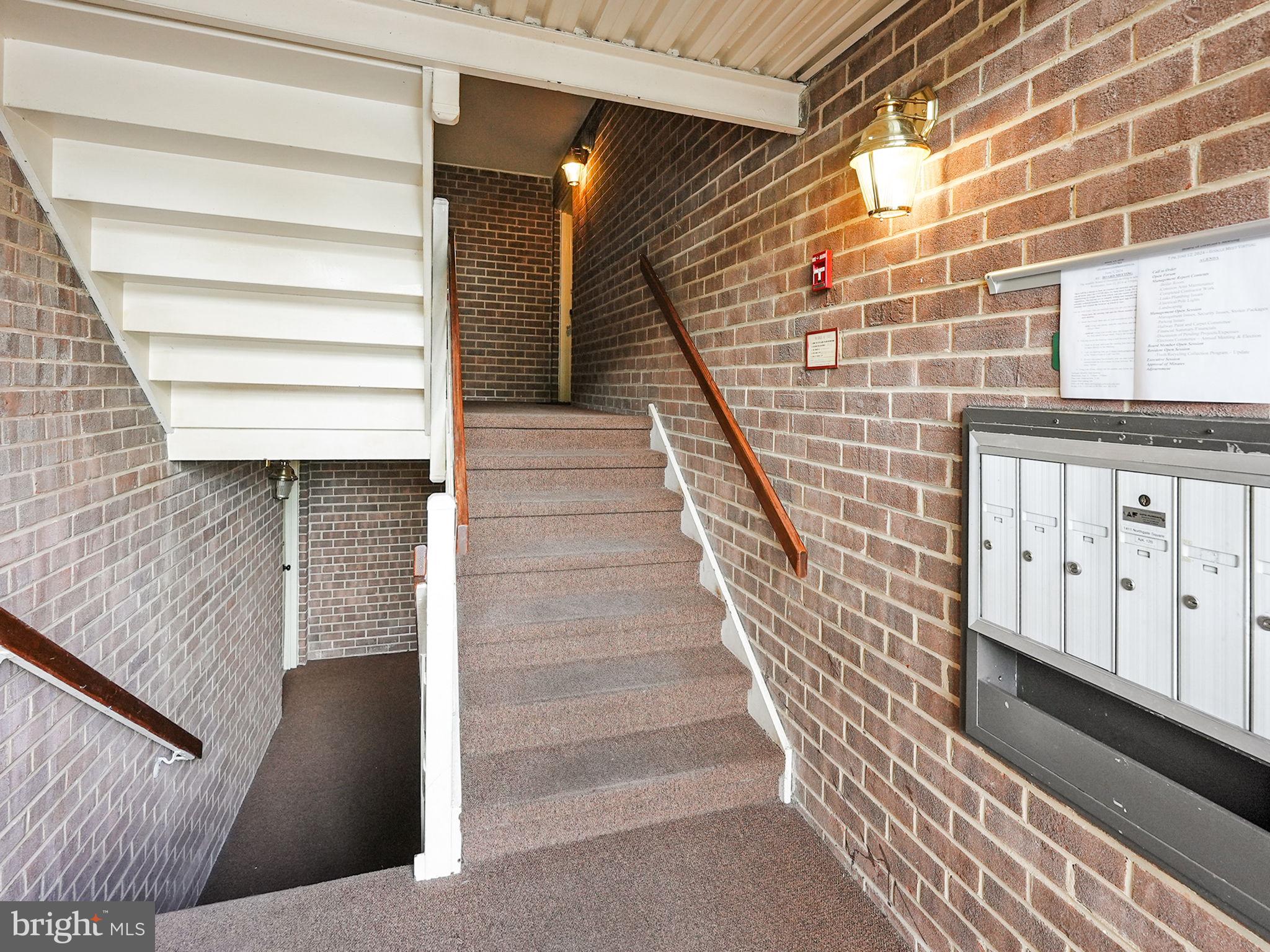 1411 Northgate Sq #1411-12b