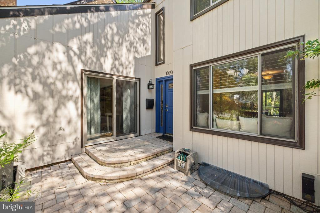 10905 KNIGHTS BRIDGE COURT