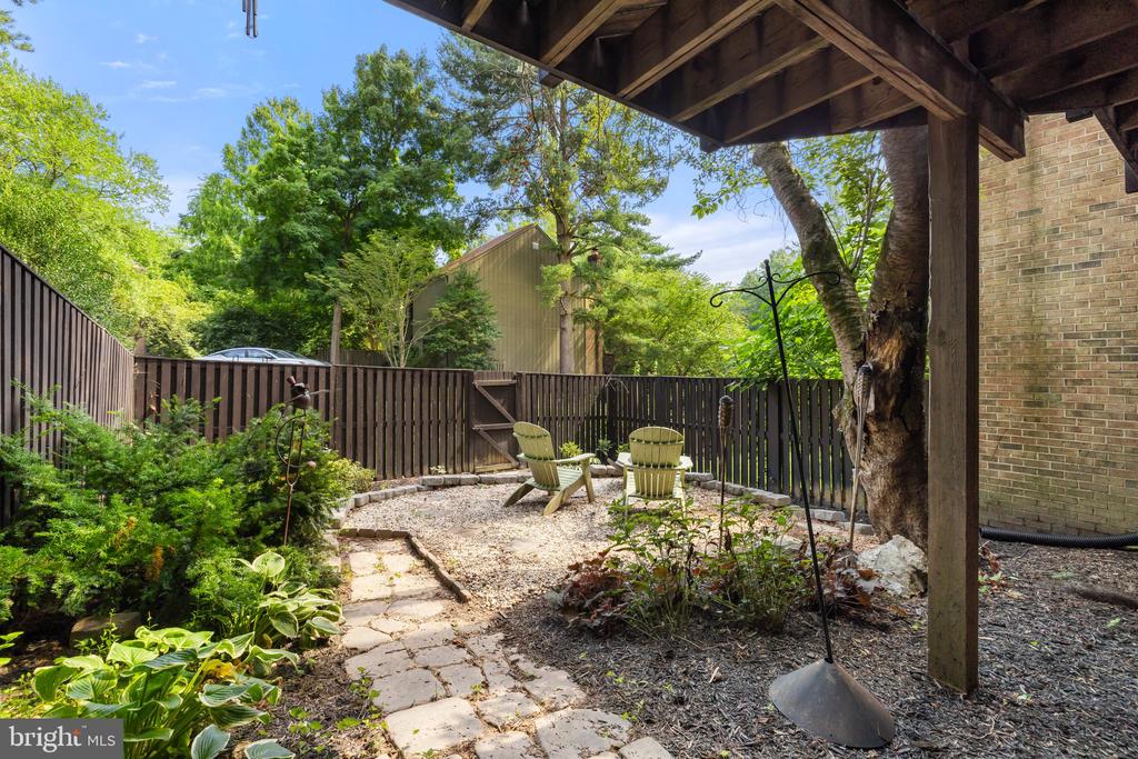 10905 KNIGHTS BRIDGE COURT