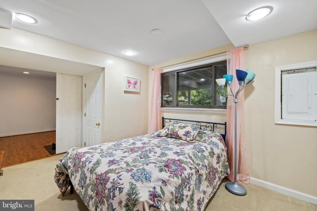10905 KNIGHTS BRIDGE COURT