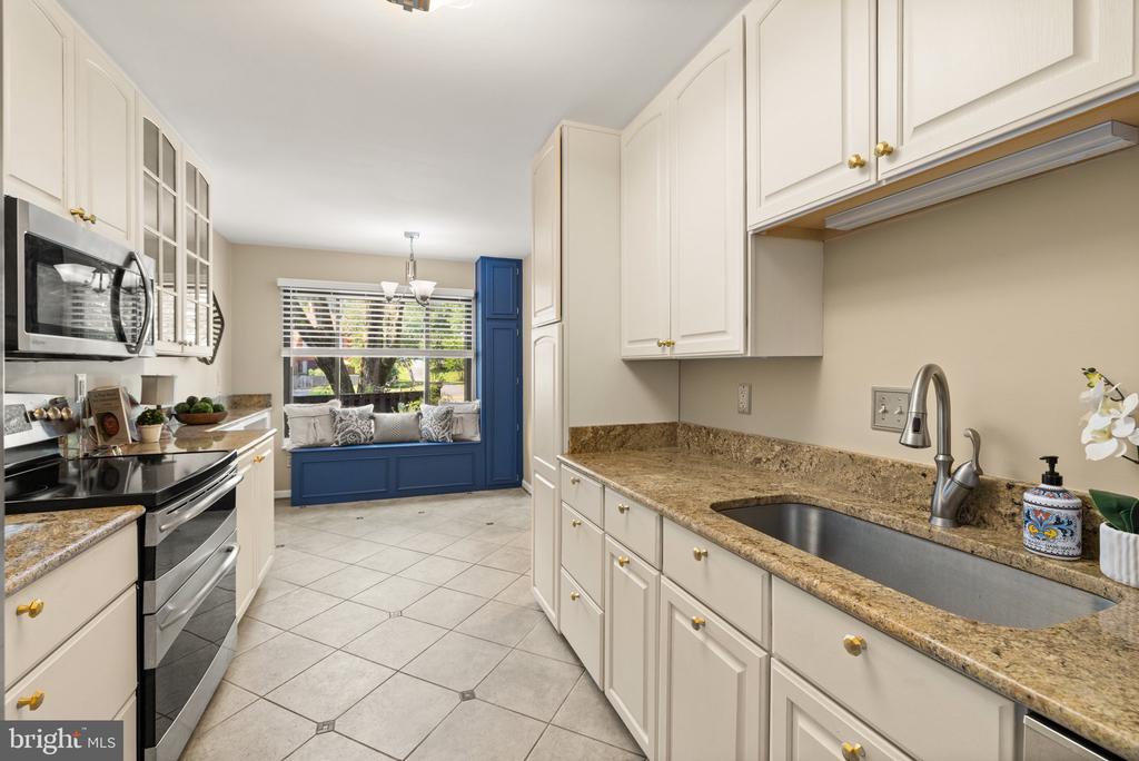 10905 KNIGHTS BRIDGE COURT