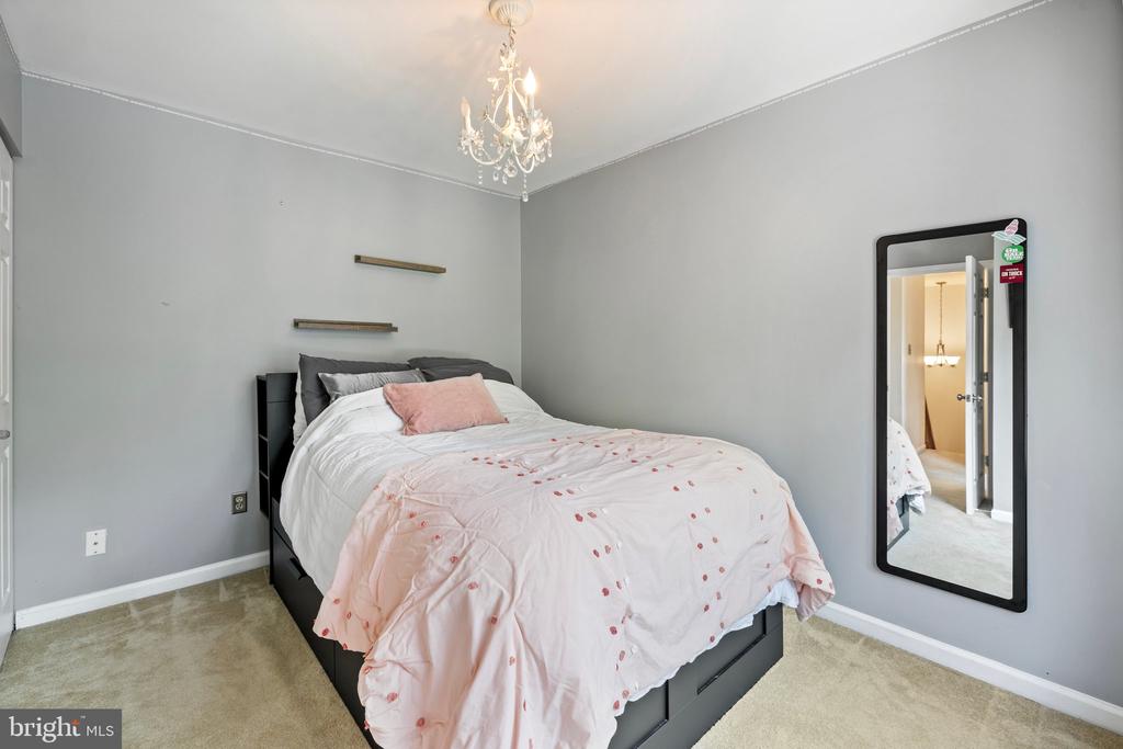 10905 KNIGHTS BRIDGE COURT