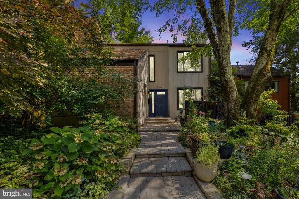 10905 KNIGHTS BRIDGE COURT