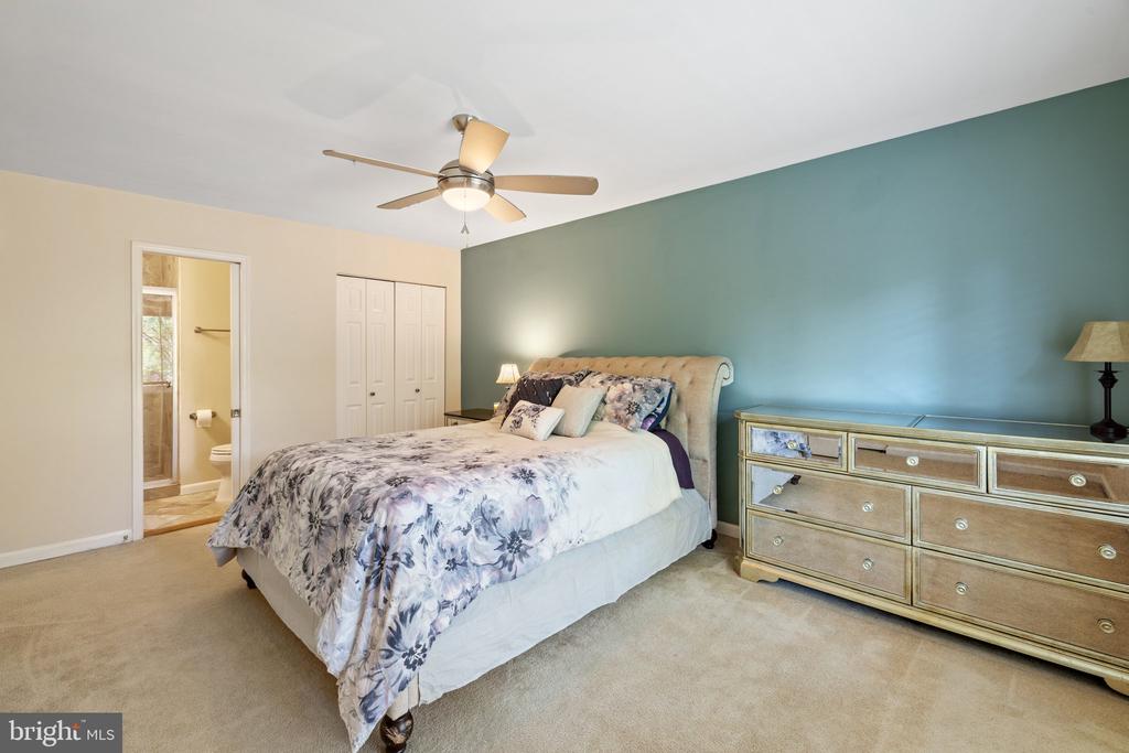 10905 KNIGHTS BRIDGE COURT
