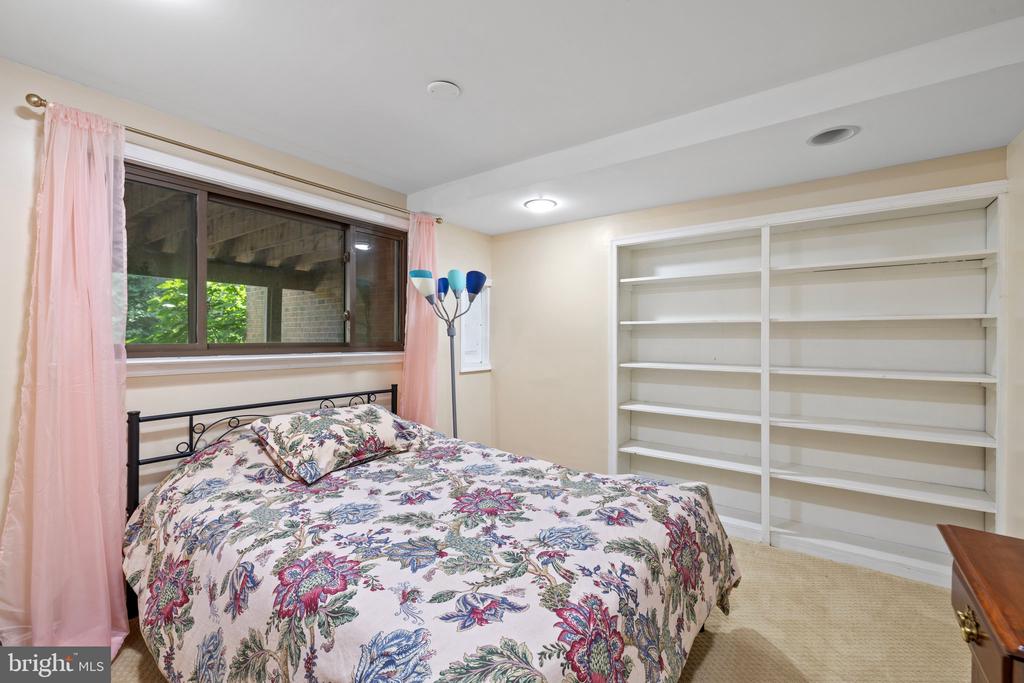 10905 KNIGHTS BRIDGE COURT