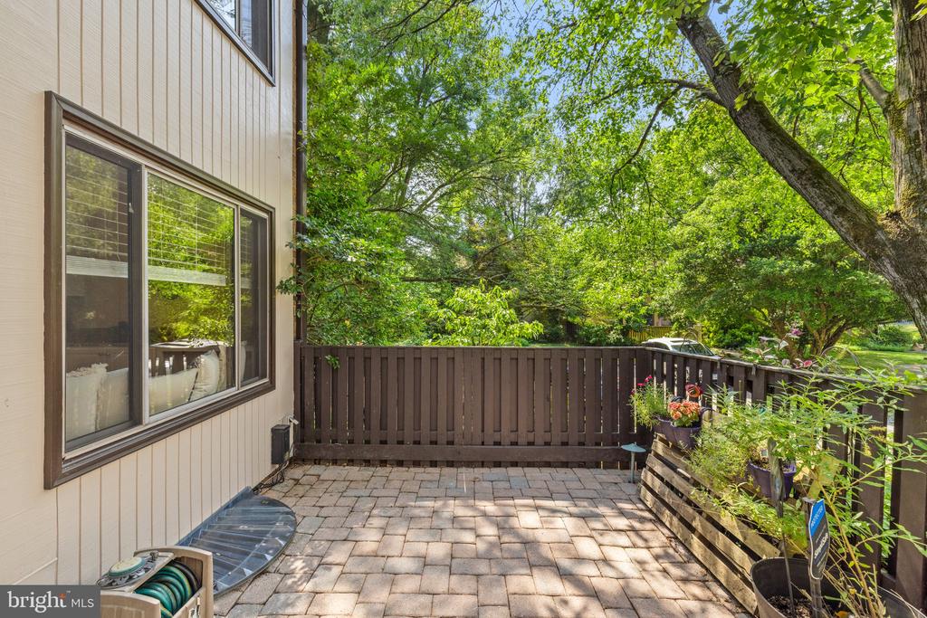 10905 KNIGHTS BRIDGE COURT