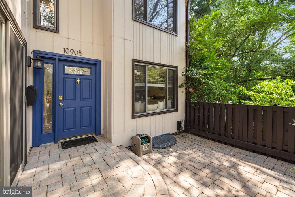 10905 KNIGHTS BRIDGE COURT