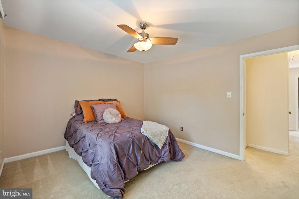 10905 KNIGHTS BRIDGE COURT
