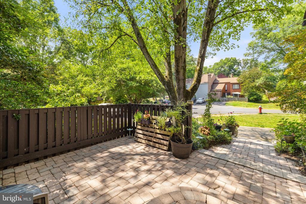10905 KNIGHTS BRIDGE COURT