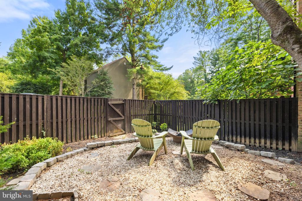 10905 KNIGHTS BRIDGE COURT