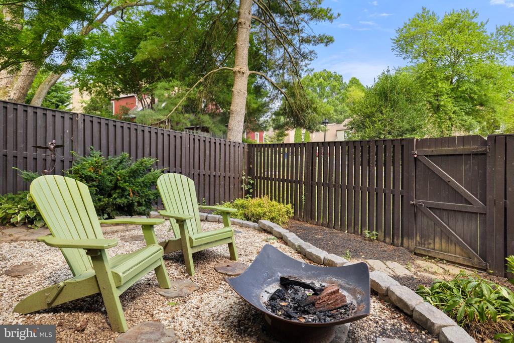 10905 KNIGHTS BRIDGE COURT