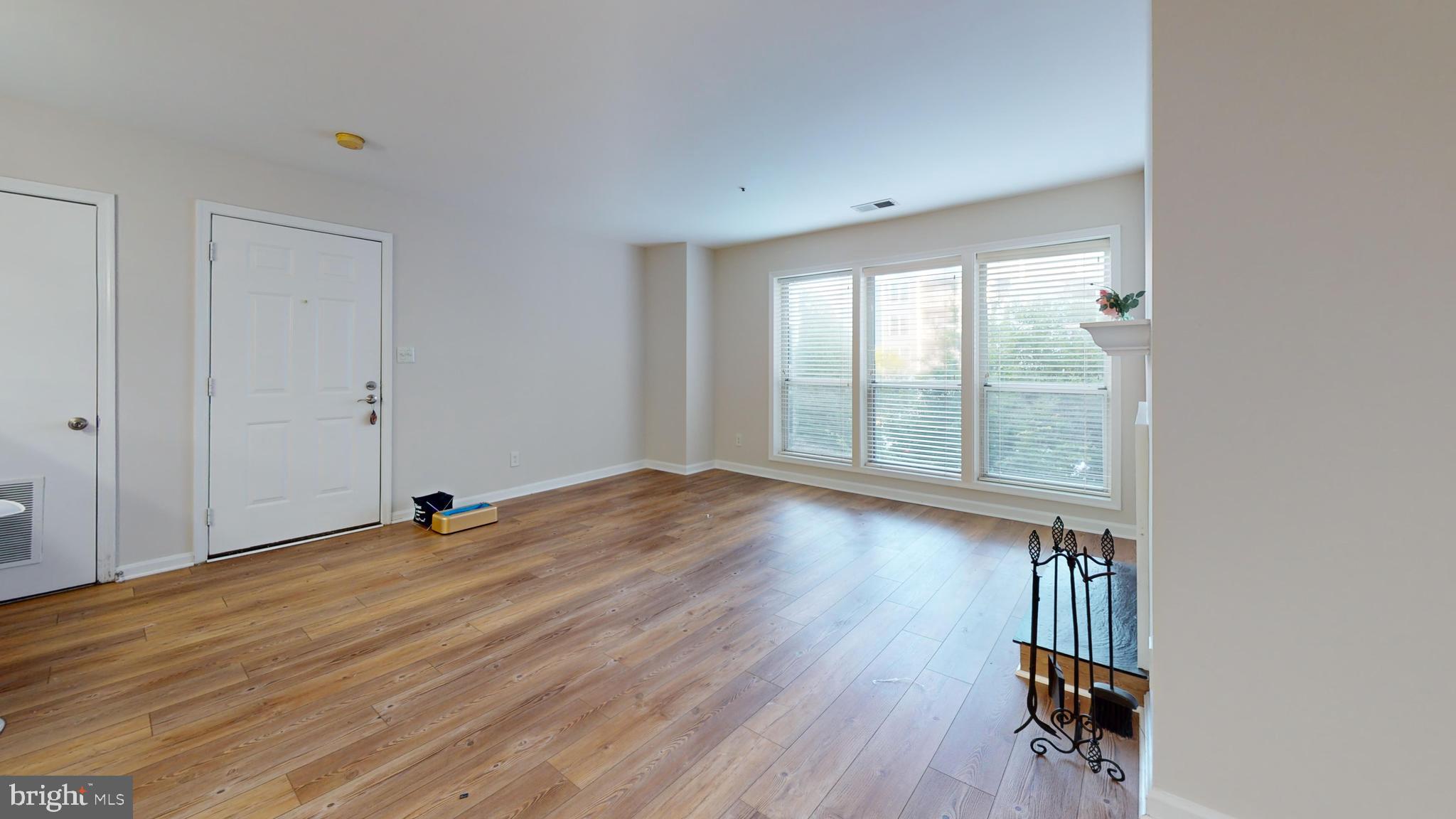 3176 Summit Square Dr #4-C12