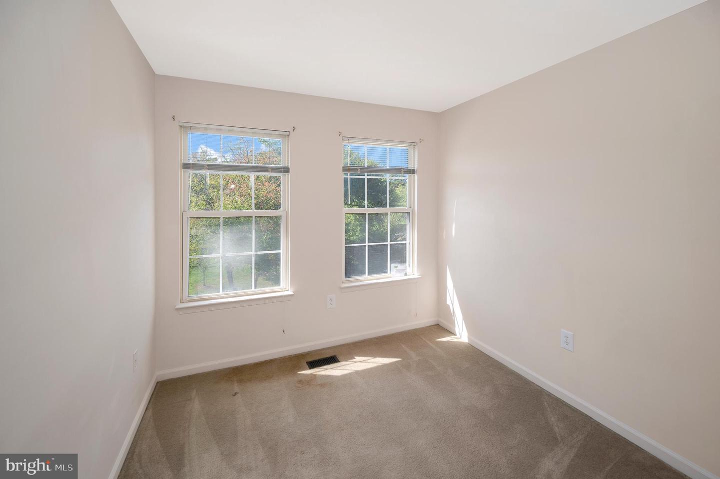 6153 SW Early Autumn Dr