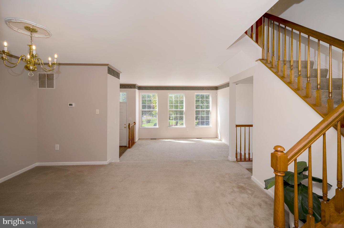 6153 SW Early Autumn Dr