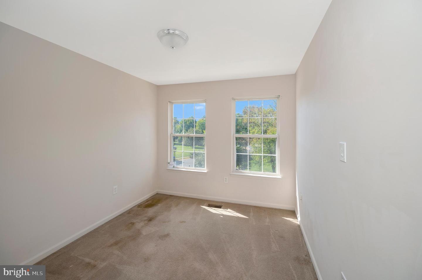 6153 SW Early Autumn Dr