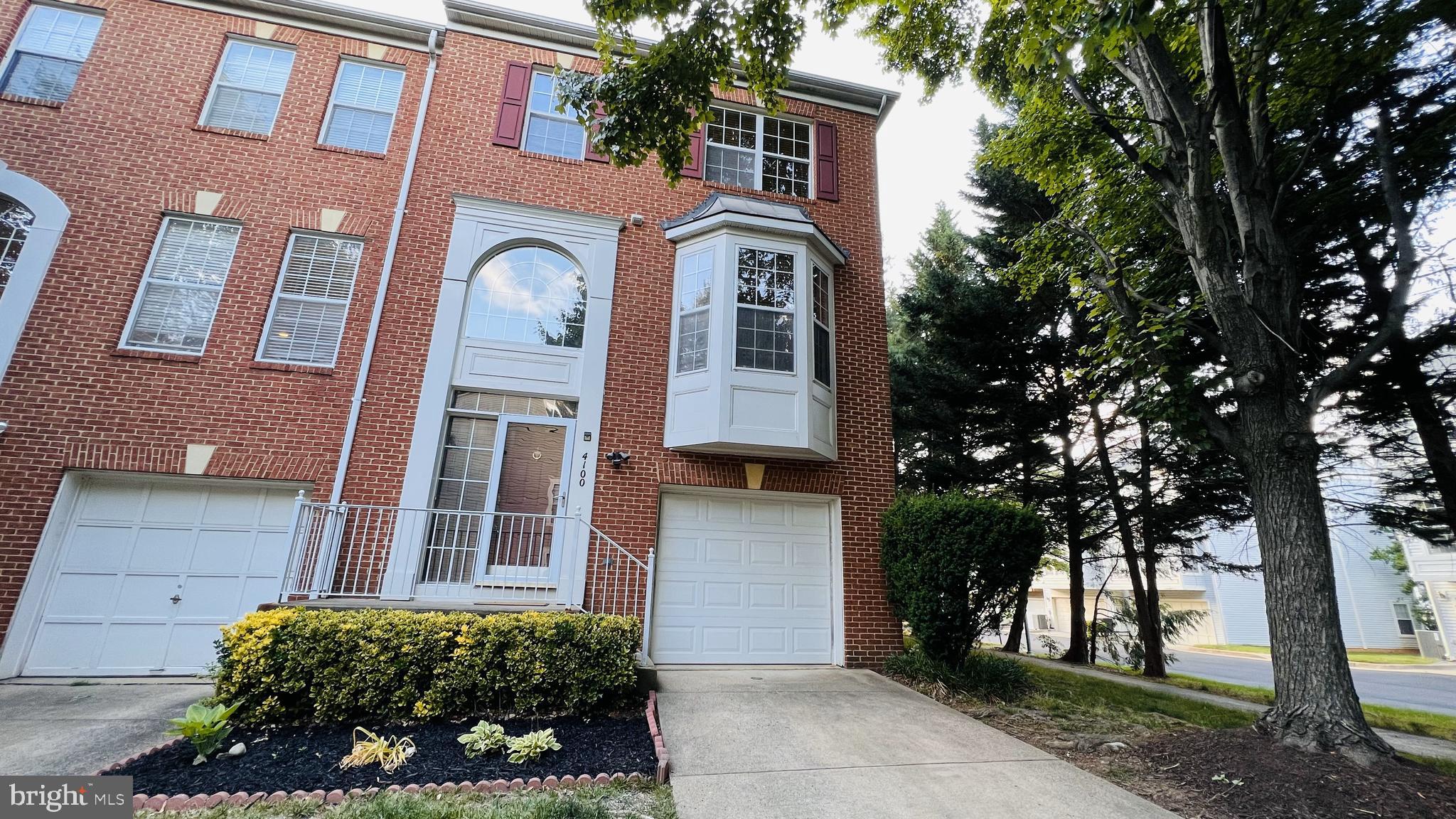 4100 FLOWER BOX CT