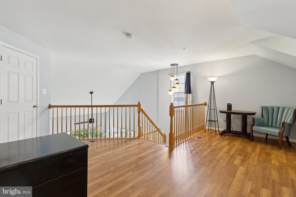 4782 Thornbury Dr