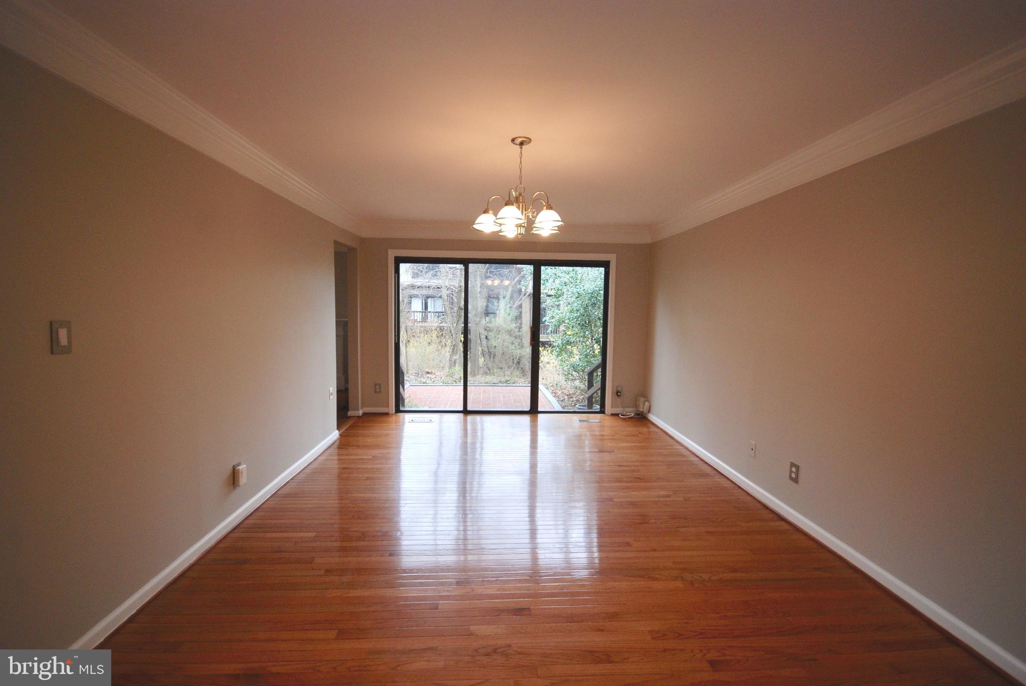 1538 SCANDIA CIR