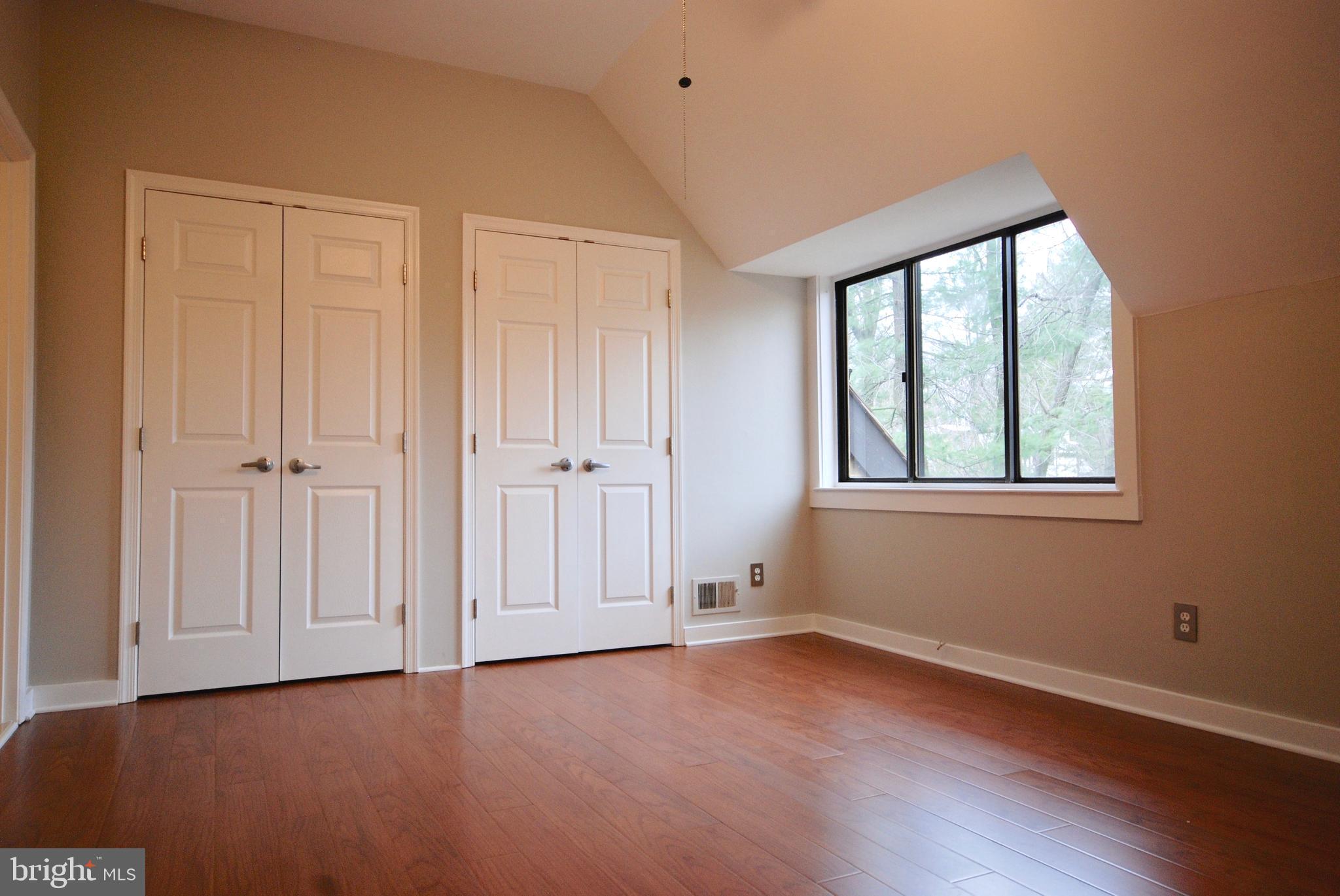 1538 SCANDIA CIR