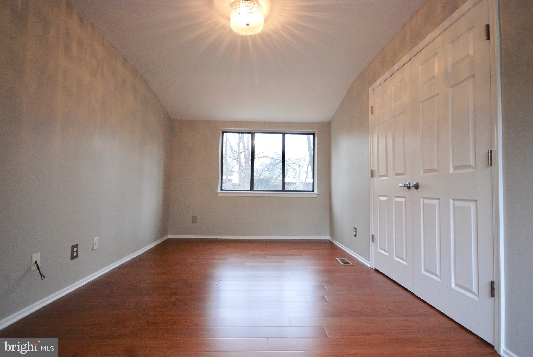 1538 SCANDIA CIR
