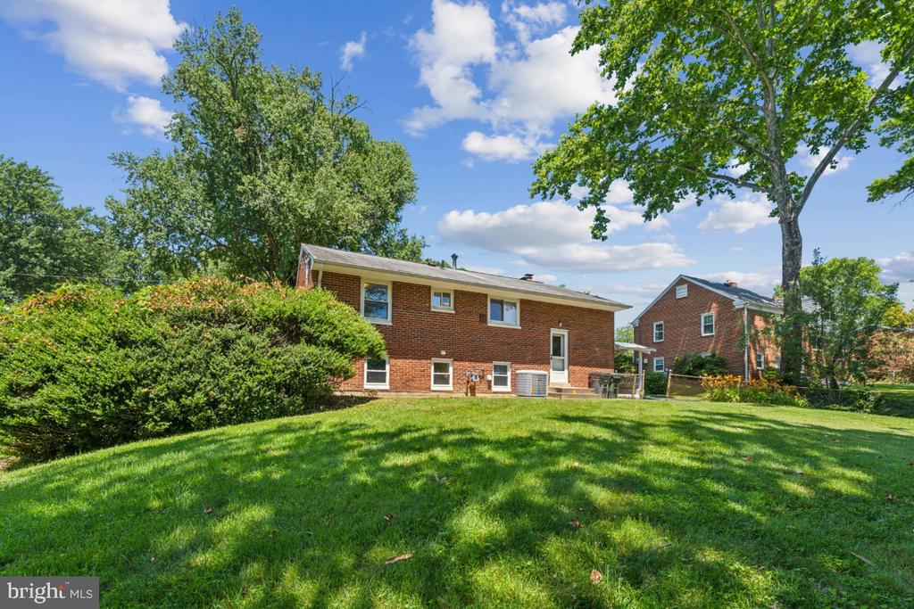 4911 Bristow Dr