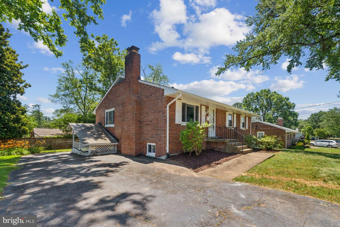 4911 Bristow Dr