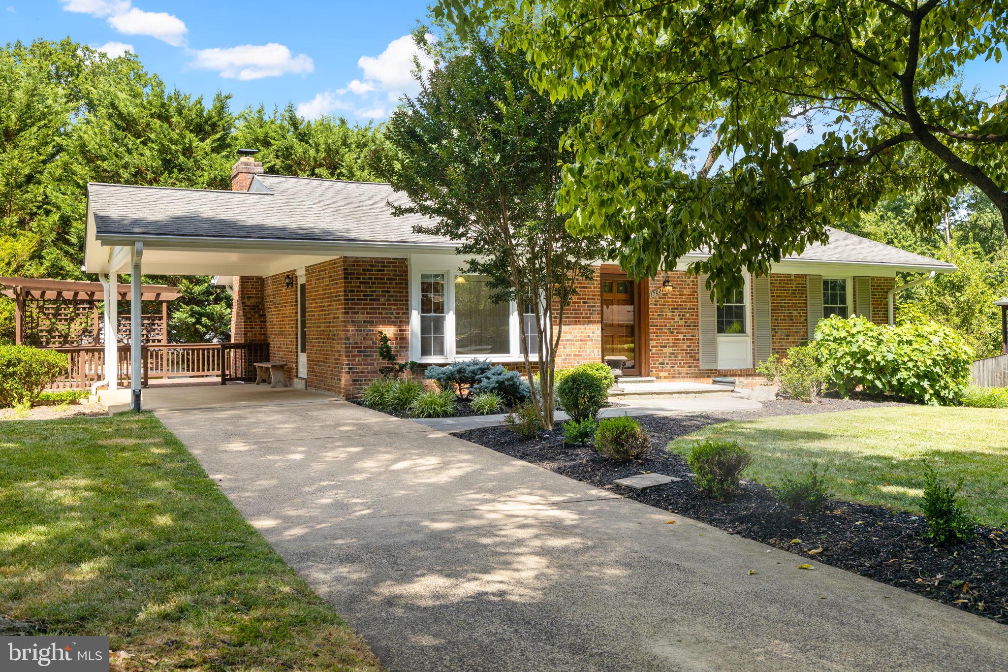 1702 BURNING TREE DR