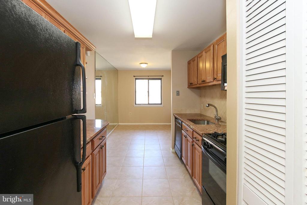 2862 DOVER LN #301