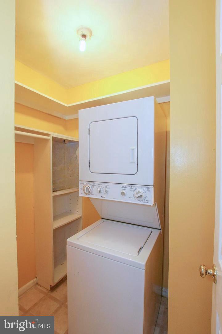 2862 DOVER LN #301