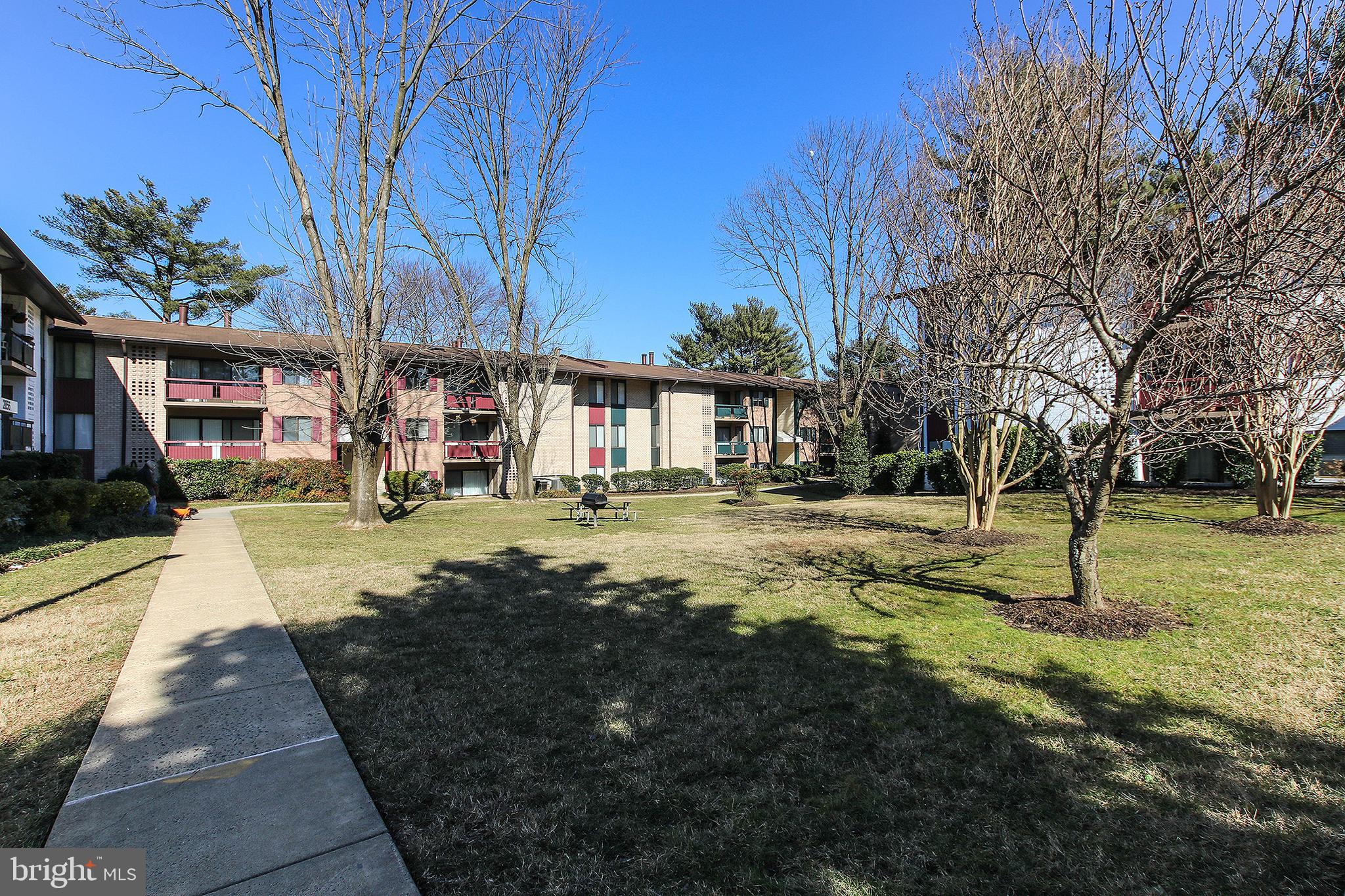 2862 DOVER LN #301
