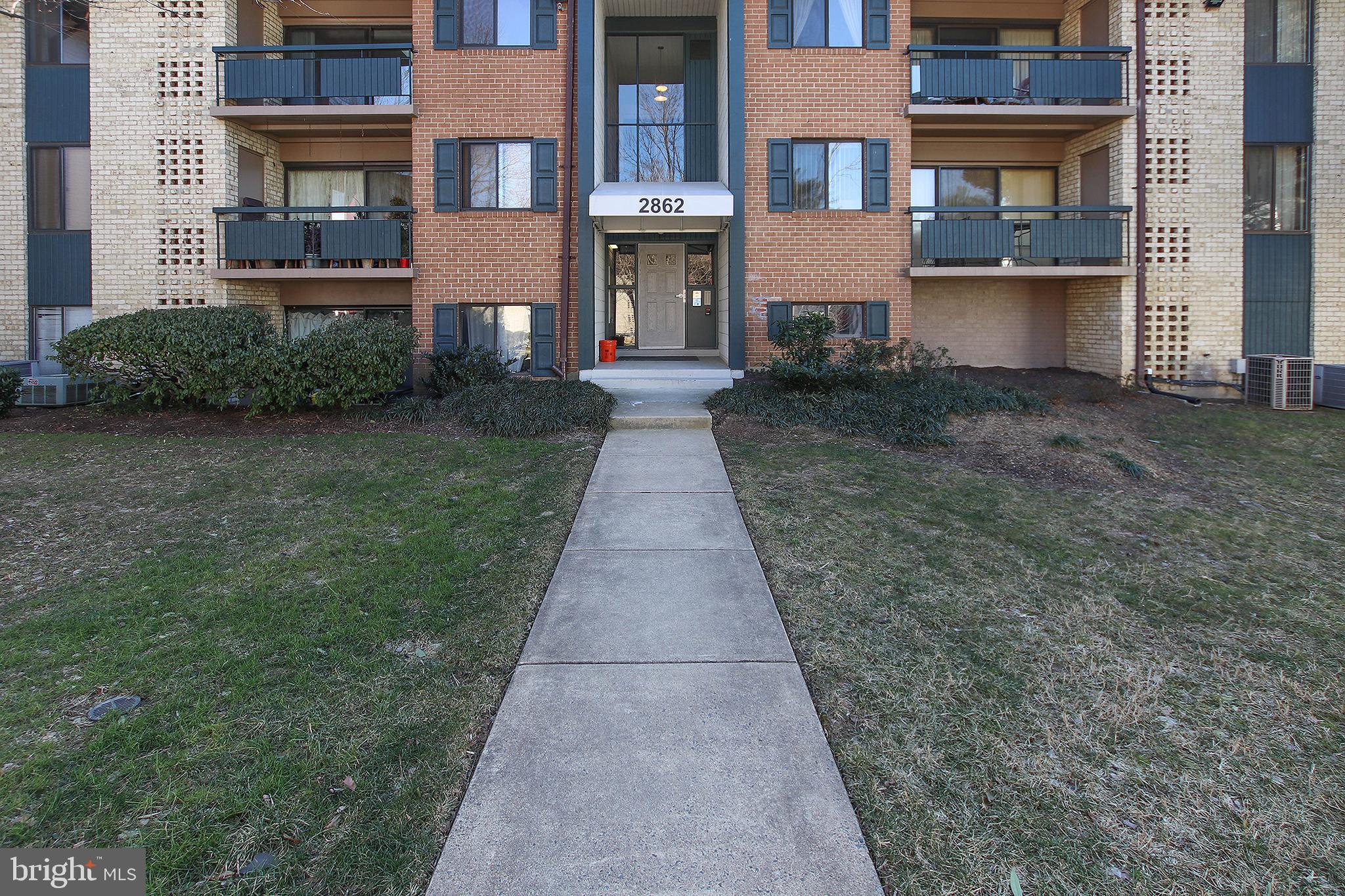 2862 DOVER LN #301