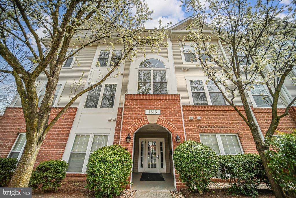 1515 N Point Dr #104