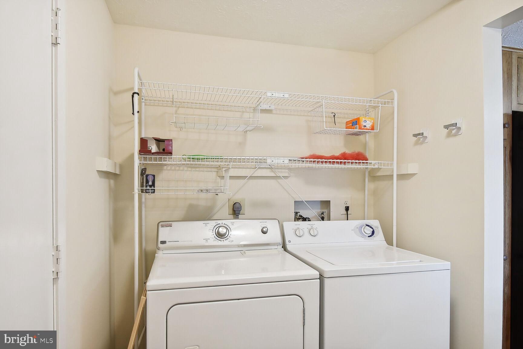 1402 KINGSTREAM DR