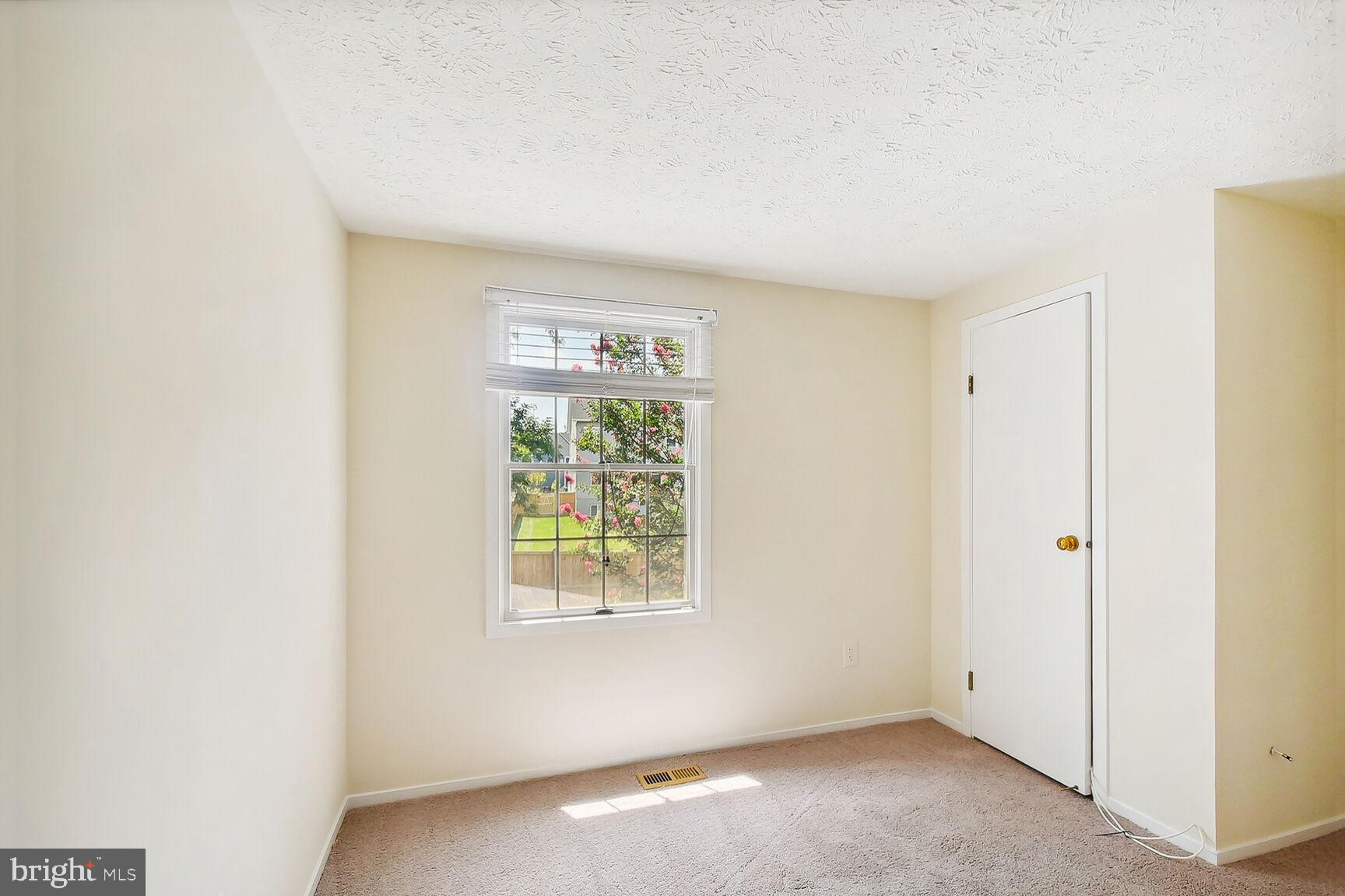 1402 KINGSTREAM DR
