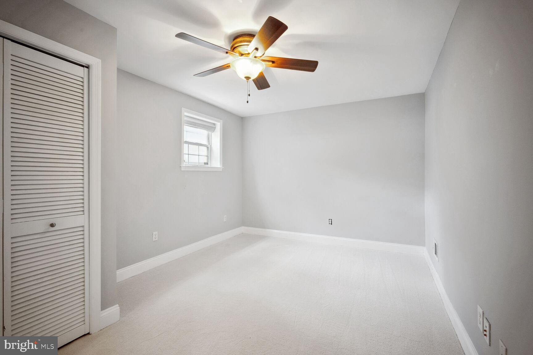 8148 Larkin Ln