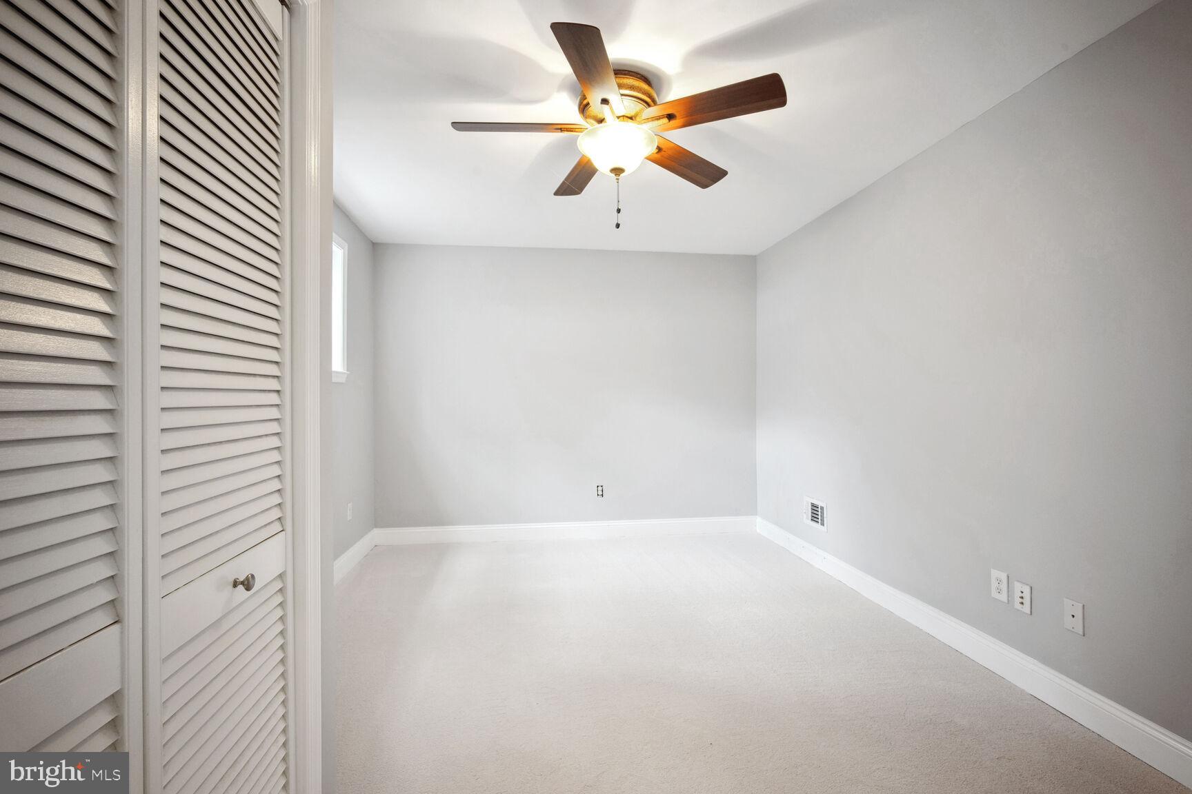 8148 Larkin Ln
