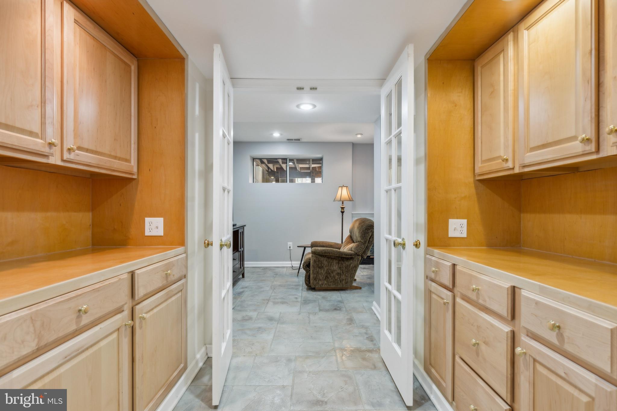 6263 Kerrydale Dr