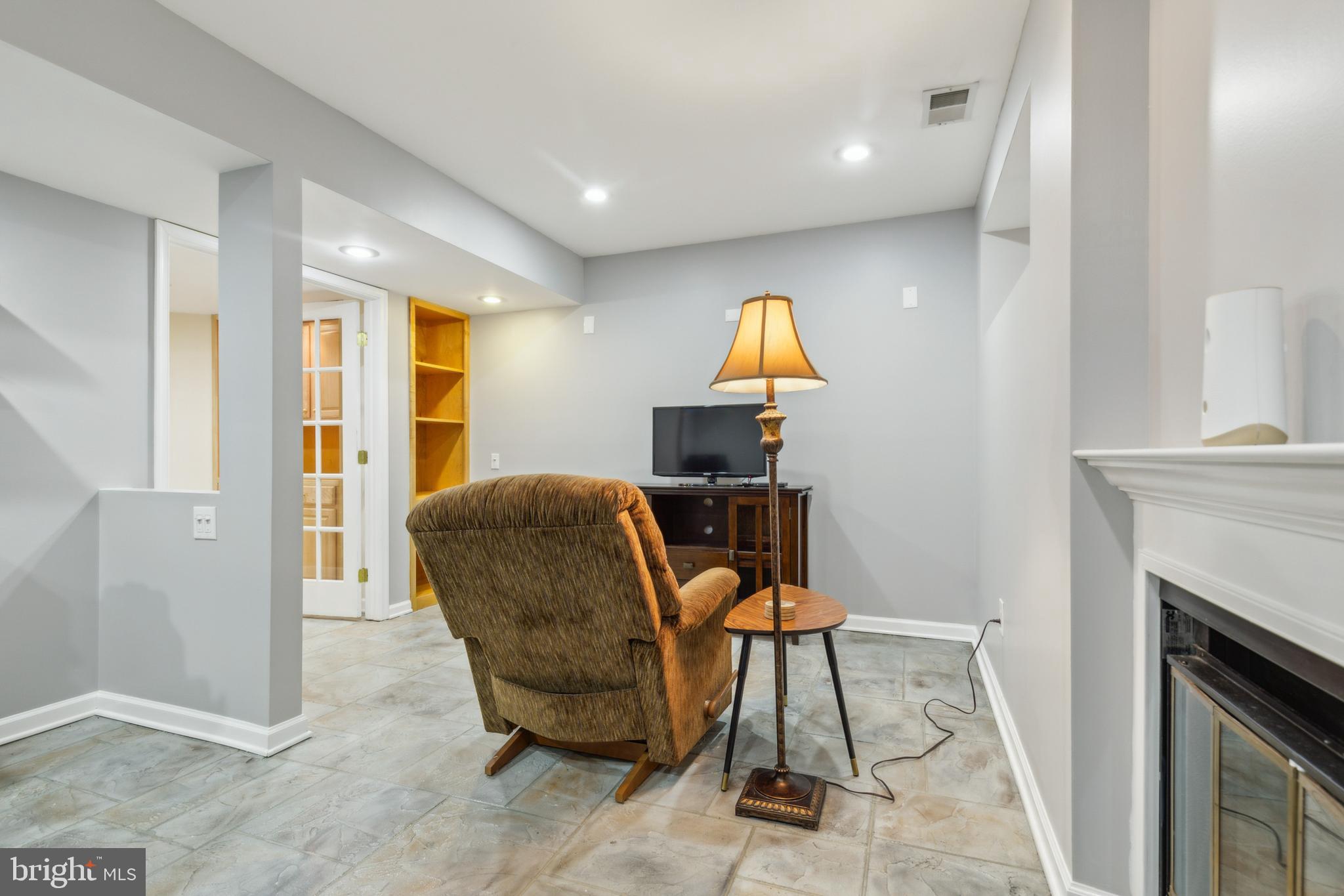 6263 Kerrydale Dr