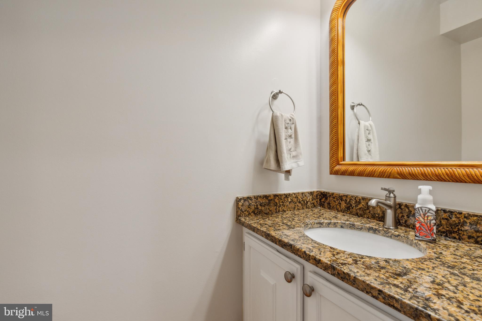 6263 Kerrydale Dr