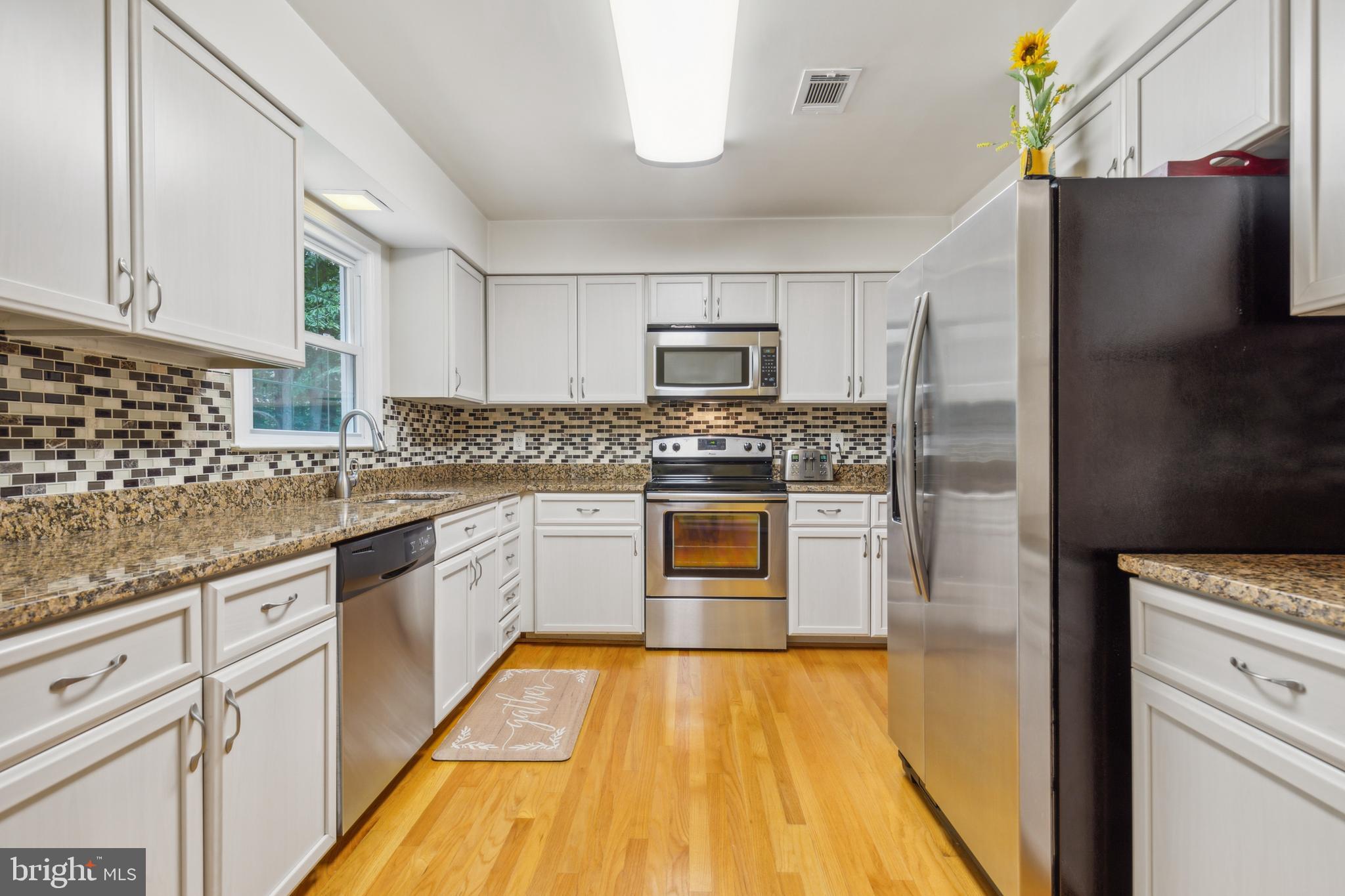 6263 Kerrydale Dr