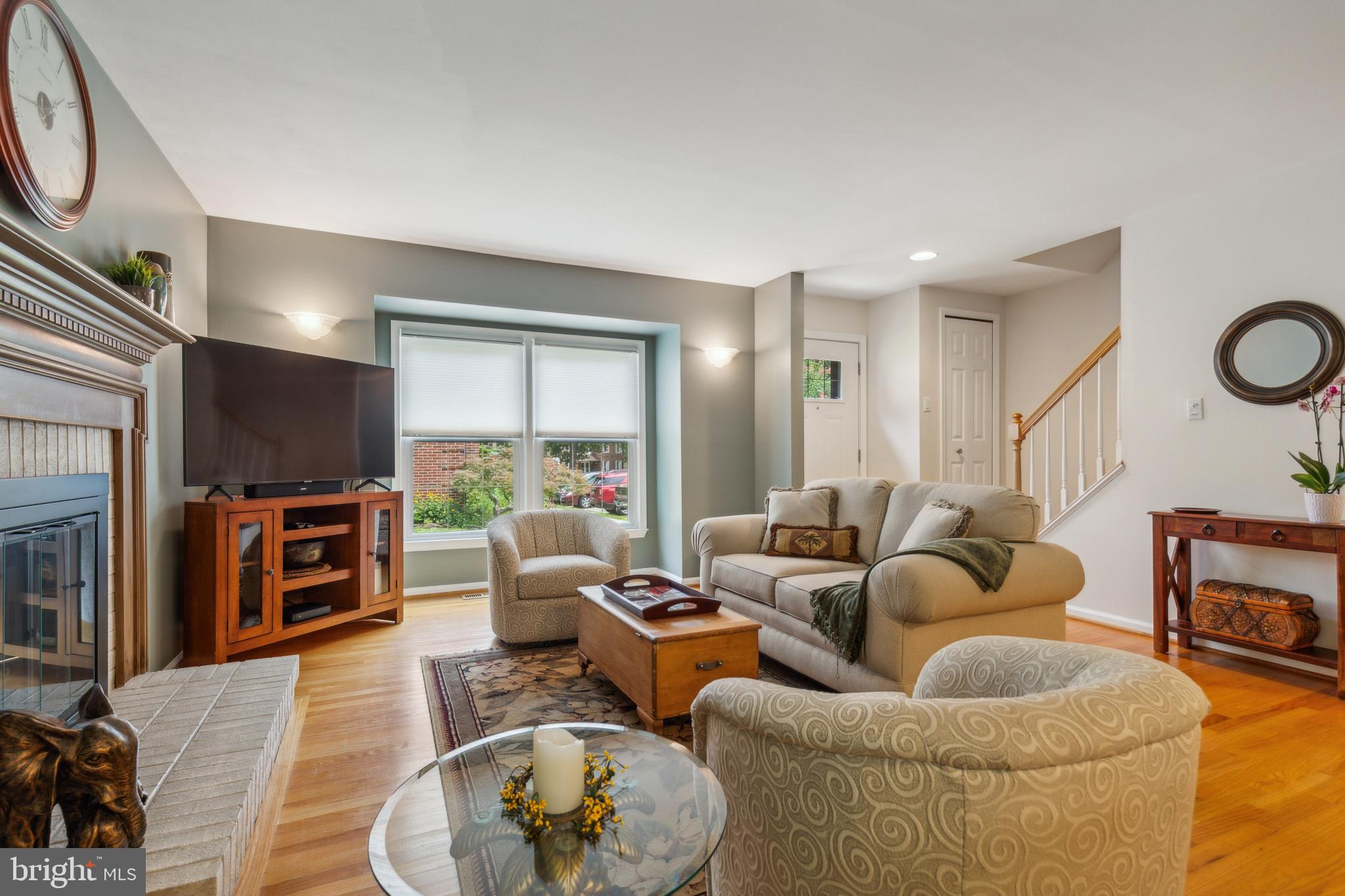 6263 Kerrydale Dr