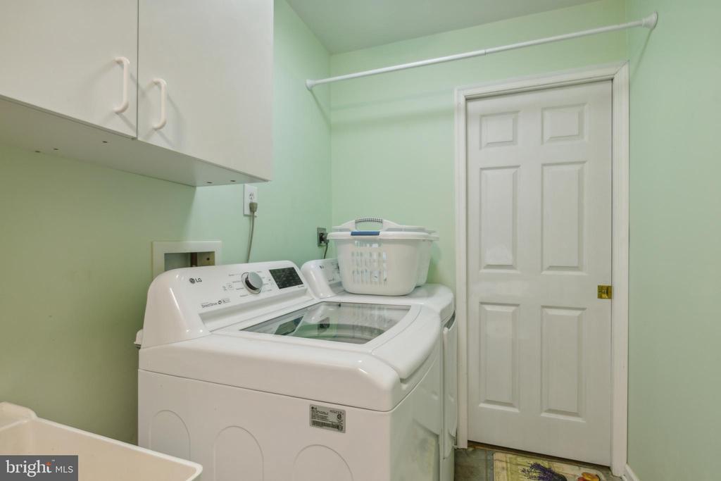 6263 Kerrydale Dr
