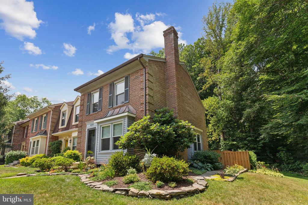 6263 Kerrydale Dr